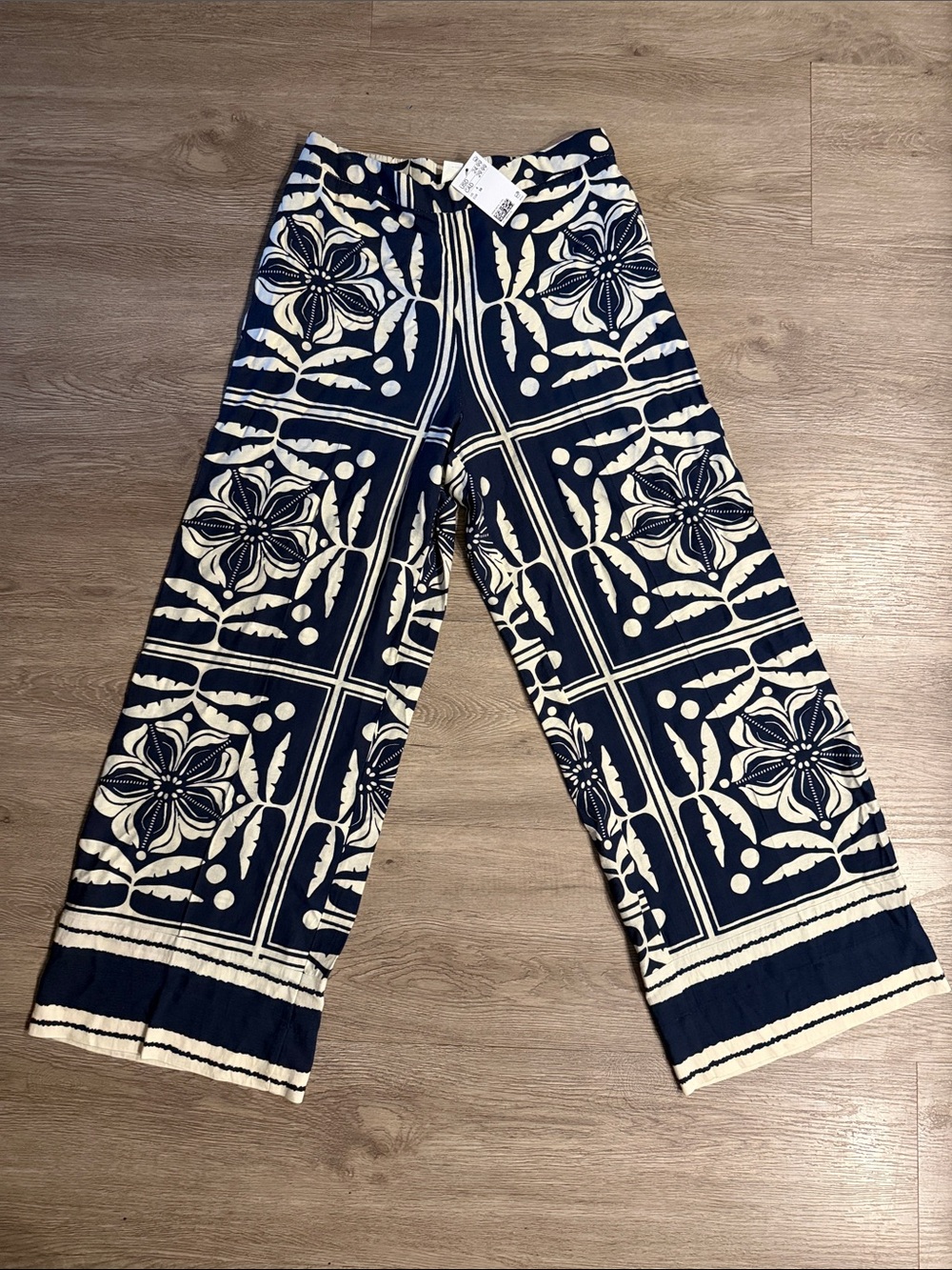 H&M Navy and White Wide Leg Flare Jeans